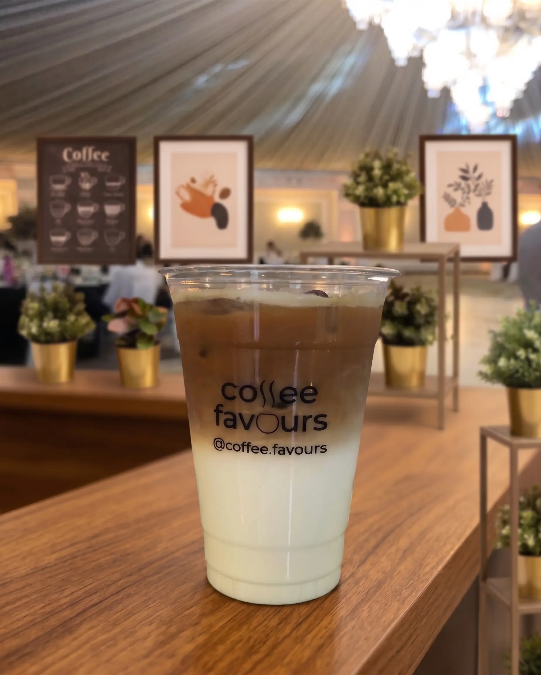 Iced coffee la o nuntă vara